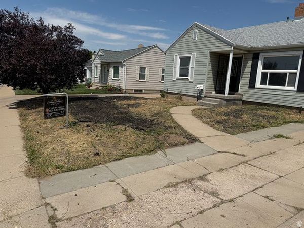 275 N LAKEVIEW DR, Clearfield, UT 84015