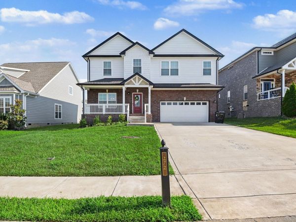 272 Bluebell Dr, Clarksville, TN 37043