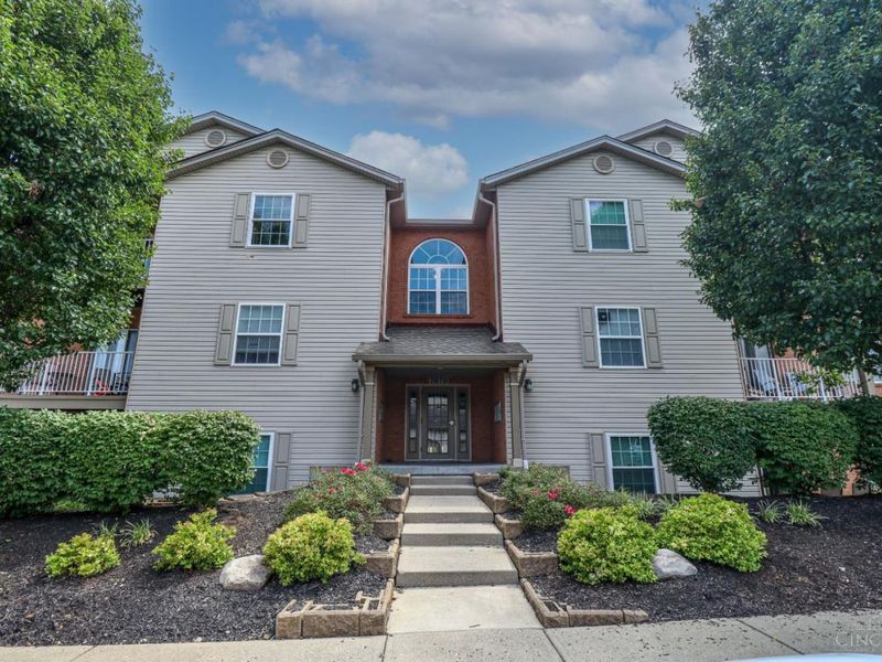 7878 Jessies Way, Unit 301, Fairfield Township, OH 45011 Photo 1