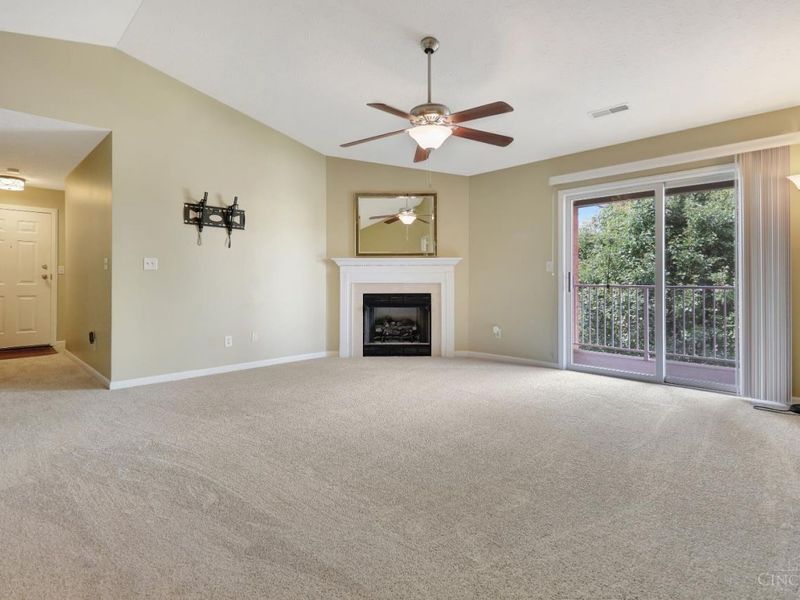7878 Jessies Way, Unit 301, Fairfield Township, OH 45011 Photo 5