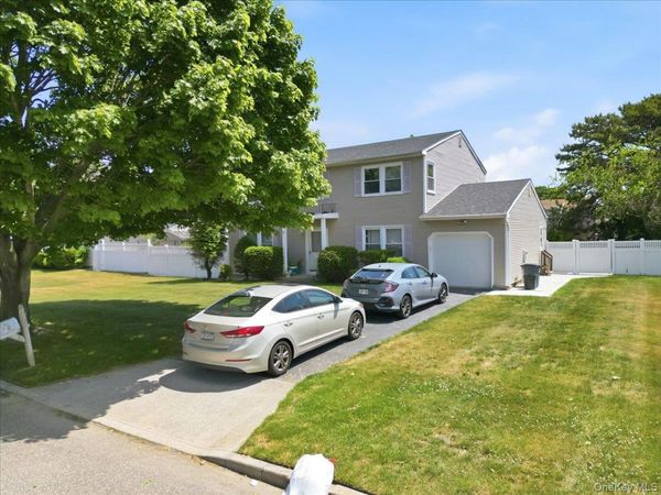 7 Apple Blossom Lane , Patchogue, NY 11772