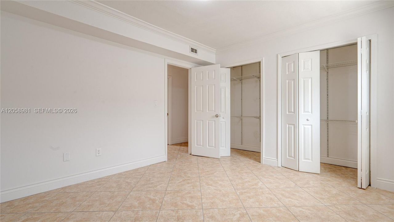 2953 SW 23rd St, Unit 2955, Miami, FL 33145 Photo