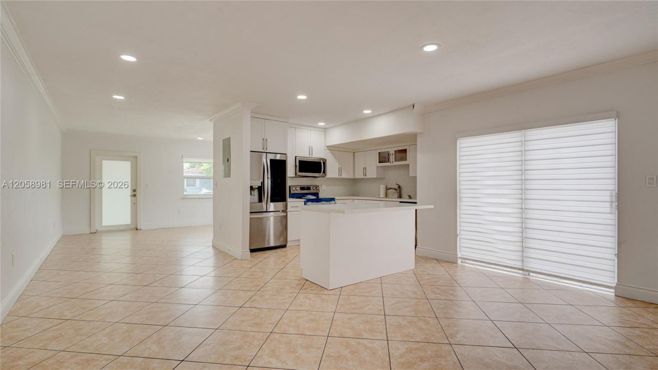 2953 SW 23rd St, Unit 2955, Miami, FL 33145 Photo
