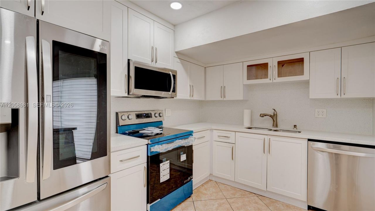 2953 SW 23rd St, Unit 2955, Miami, FL 33145 Photo
