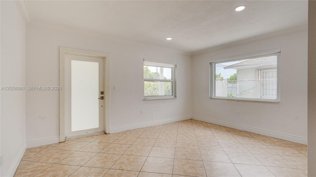 2953 SW 23rd St, Unit 2955, Miami, FL 33145 Photo