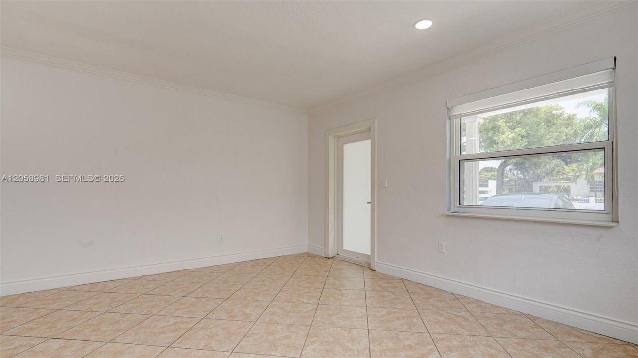 2953 SW 23rd St, Unit 2955, Miami, FL 33145 Photo