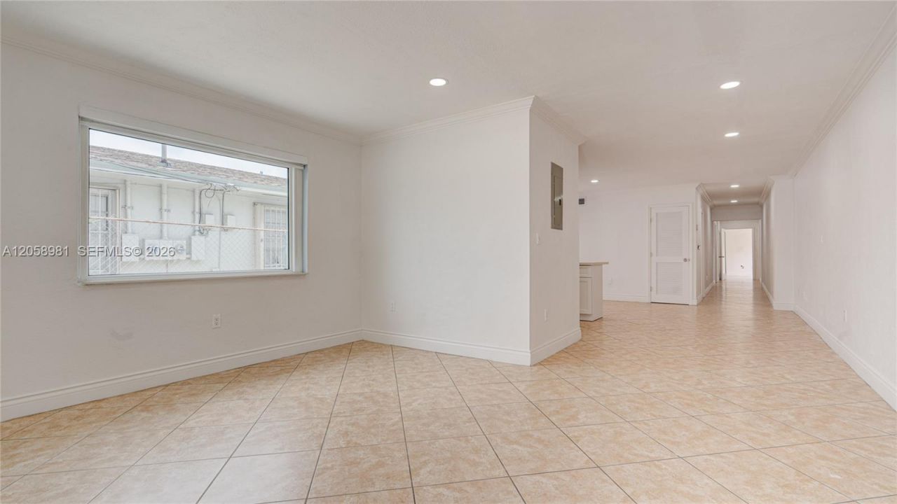 2953 SW 23rd St, Unit 2955, Miami, FL 33145 Photo