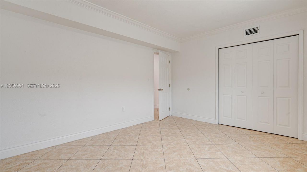 2953 SW 23rd St, Unit 2955, Miami, FL 33145 Photo