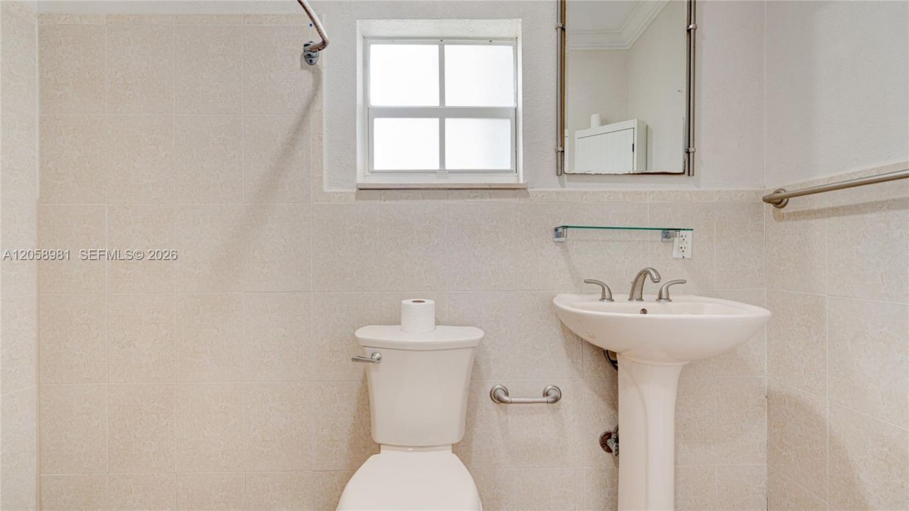 2953 SW 23rd St, Unit 2955, Miami, FL 33145 Photo