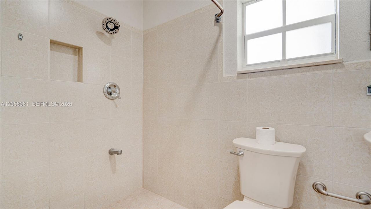 2953 SW 23rd St, Unit 2955, Miami, FL 33145 Photo