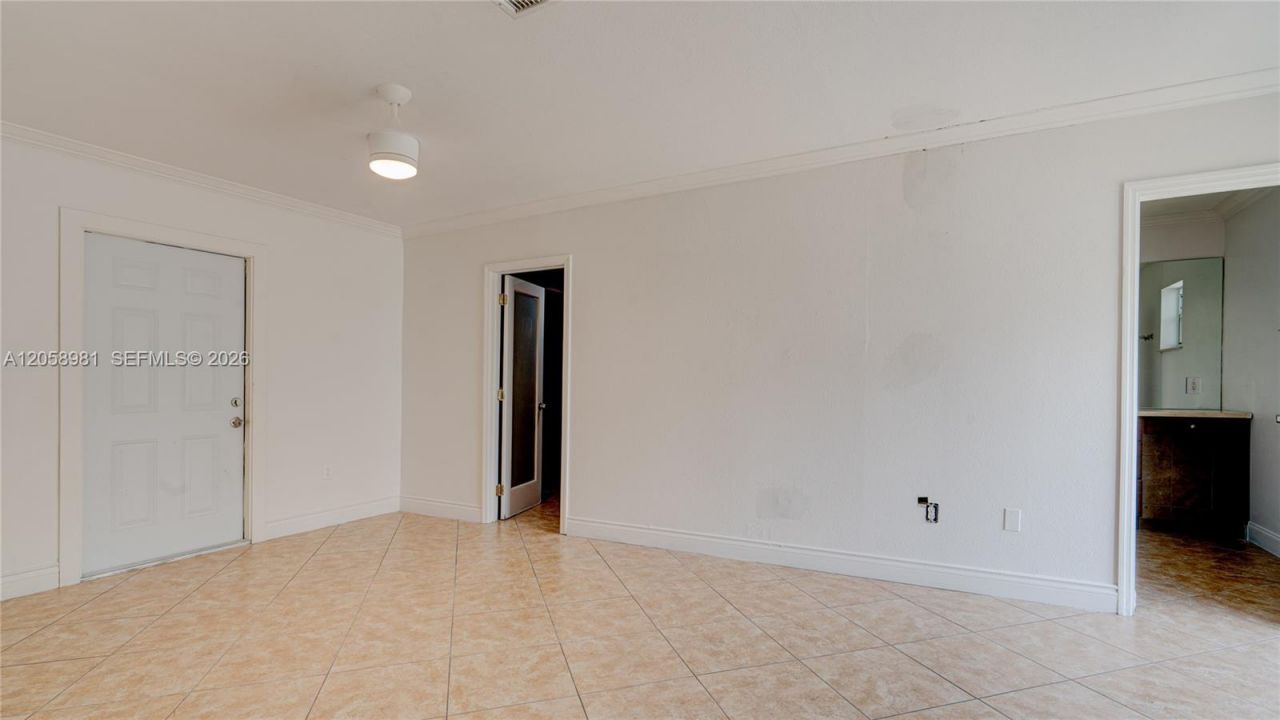 2953 SW 23rd St, Unit 2955, Miami, FL 33145 Photo