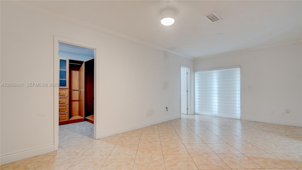 2953 SW 23rd St, Unit 2955, Miami, FL 33145 Photo