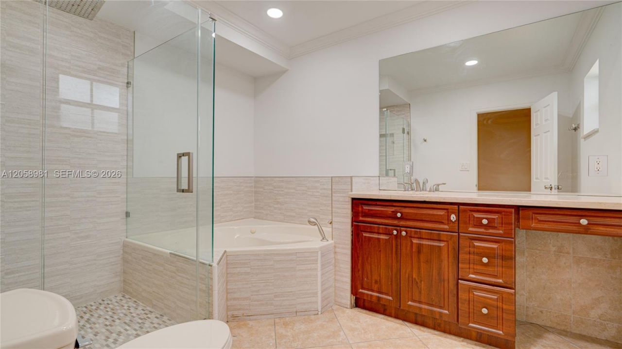2953 SW 23rd St, Unit 2955, Miami, FL 33145 Photo