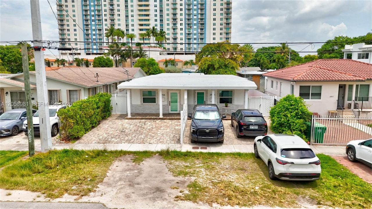 2953 SW 23rd St, Unit 2955, Miami, FL 33145 Photo