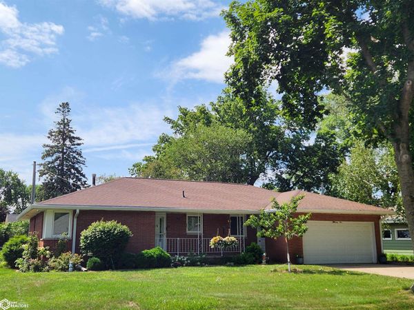 49 Winnebago Way, Mason City, IA 50401