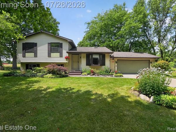 7255 Hall Road , Springfield Twp, MI 48350
