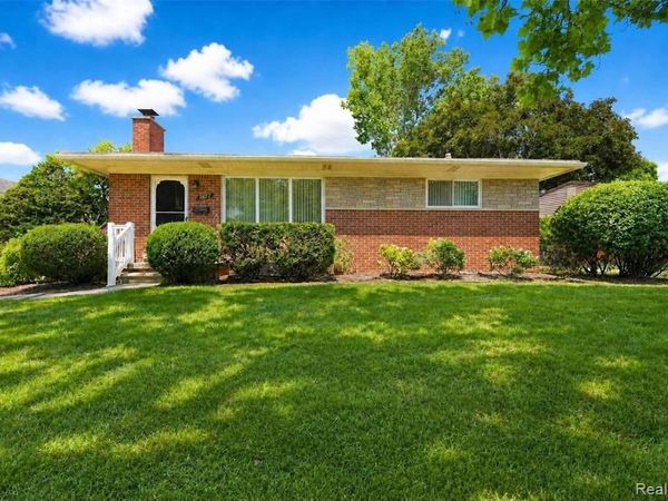 7677 Terri Drive, Westland, MI 48185