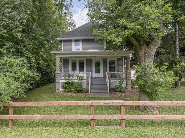 3700 S 116th St, Greenfield, WI 53228