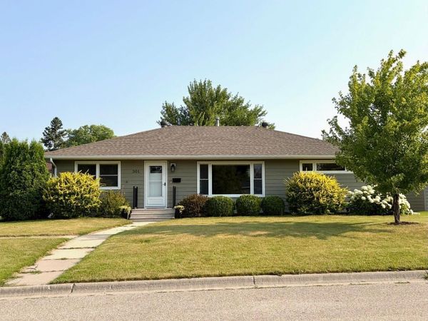 301 2nd Street NE, Roseau, MN 56751