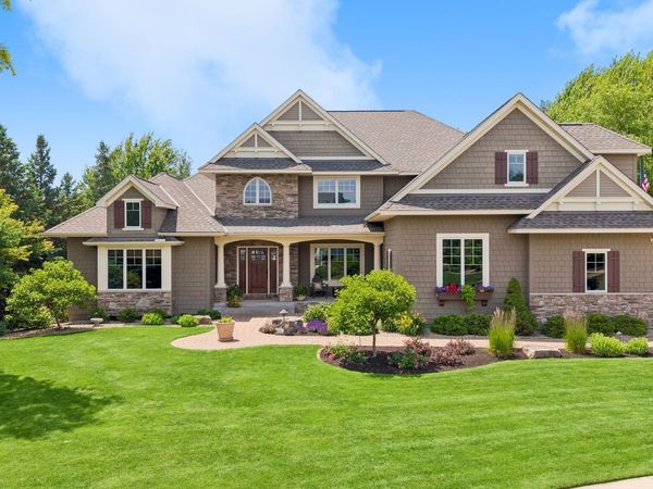 2932 Fairway Drive, Chaska, MN 55318