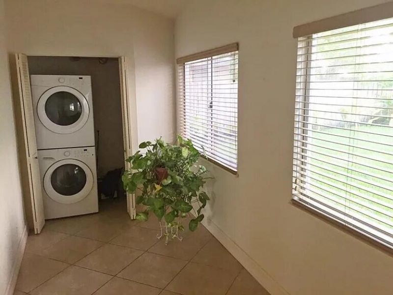 2713 NE 33rd Avenue, Unit 1-2, Fort Lauderdale, FL 33308 Photo
