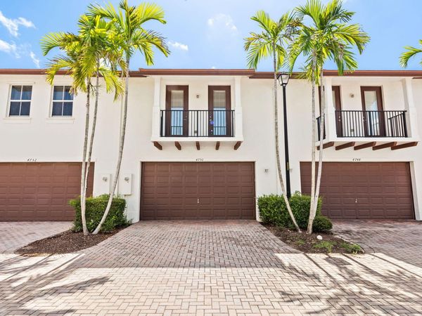 4750 Monarch Way, Coconut Creek, FL 33073