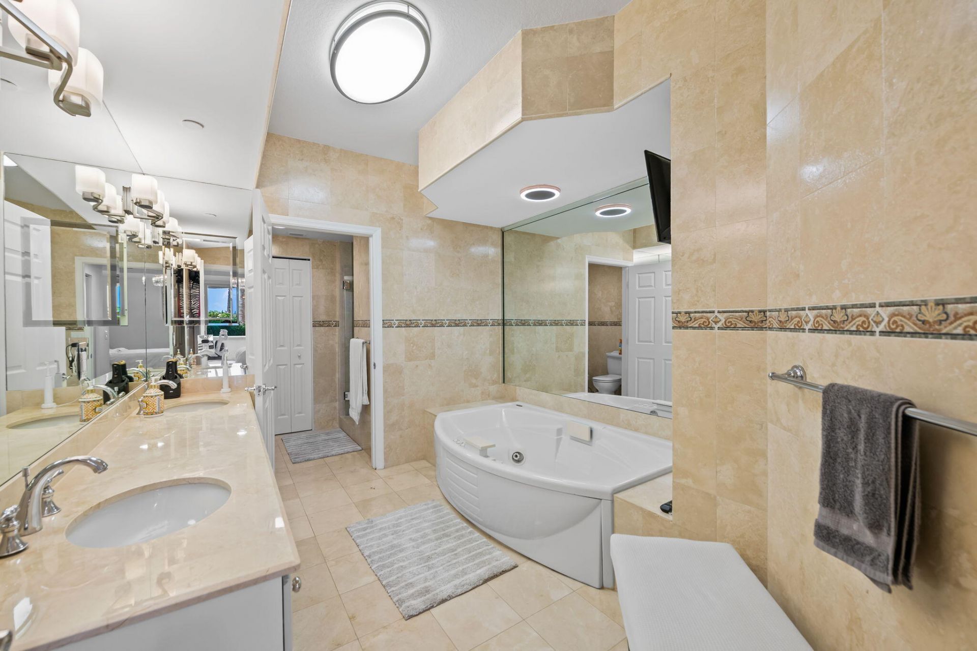 3200 N Ocean Boulevard, Unit 307, Fort Lauderdale, FL 33308 Photo