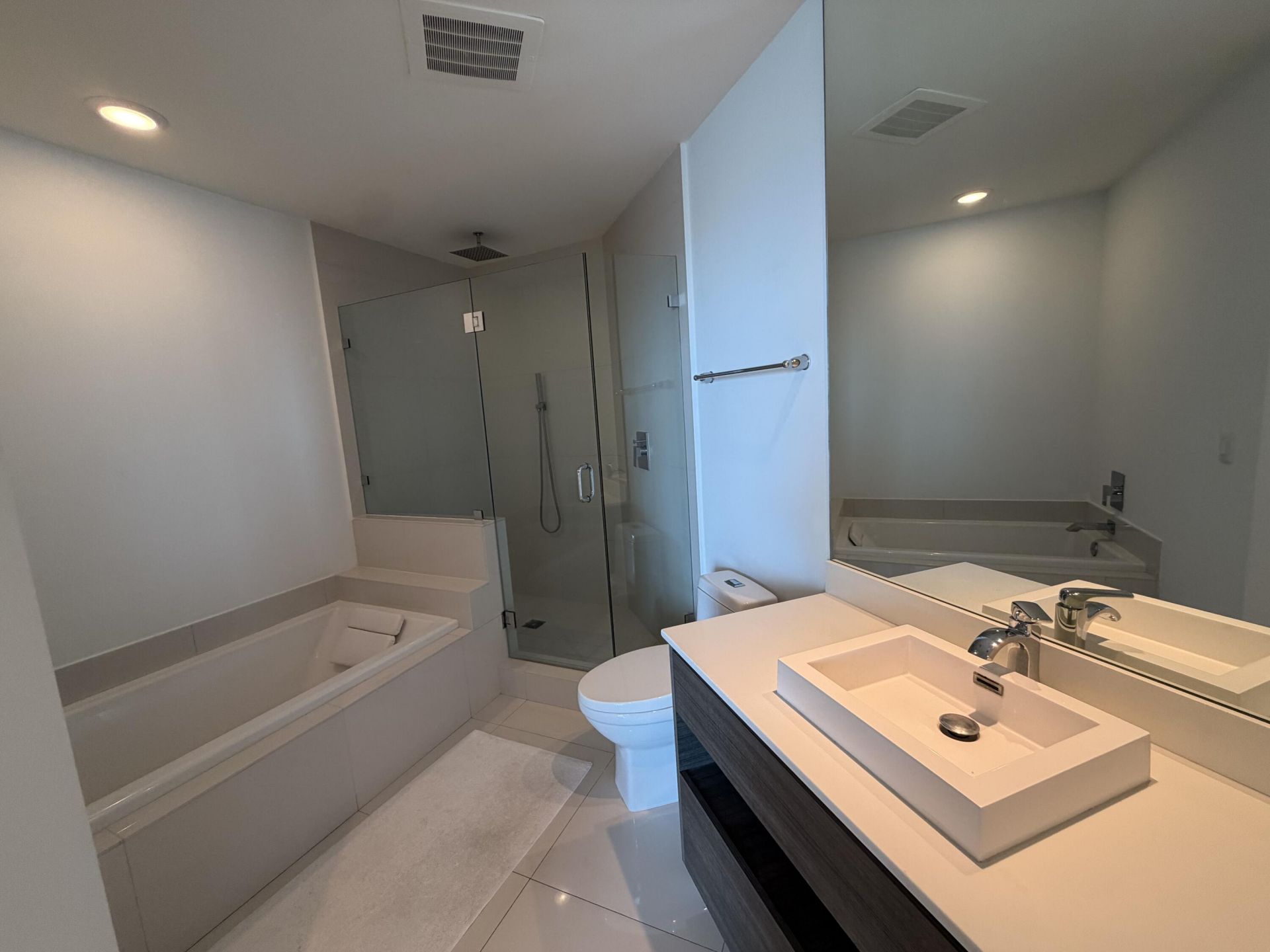 1100 S Miami Avenue, Unit 4210, Miami, FL 33130 Photo