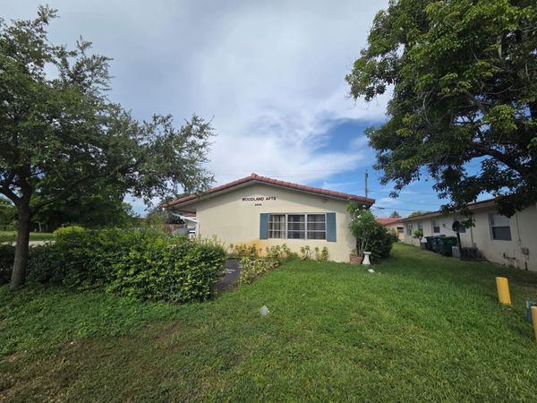 4000 NW WOODSIDE Drive, Unit 1, Coral Springs, FL 33065