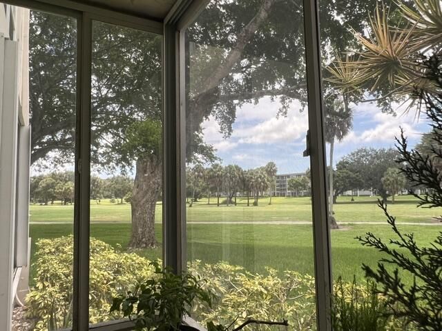 3800 Oaks Clubhouse Drive, Unit 112, Pompano Beach, FL 33069 Photo