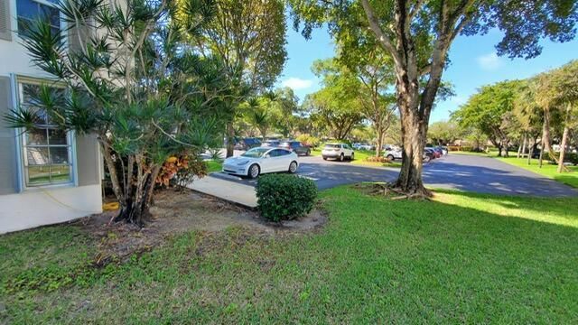 3800 Oaks Clubhouse Drive, Unit 112, Pompano Beach, FL 33069 Photo