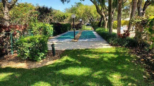 3800 Oaks Clubhouse Drive, Unit 112, Pompano Beach, FL 33069 Photo