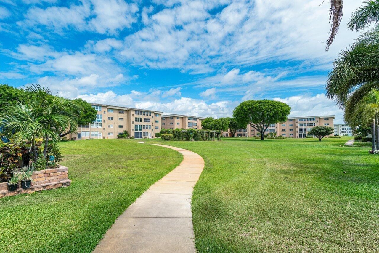 2615 NE 1st Court, Unit 407, Boynton Beach, FL 33435 Photo