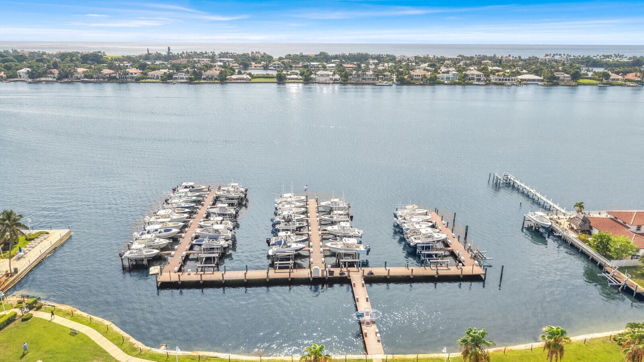 110 Yacht Club Way, Unit 105, Hypoluxo, FL 33462 Photo