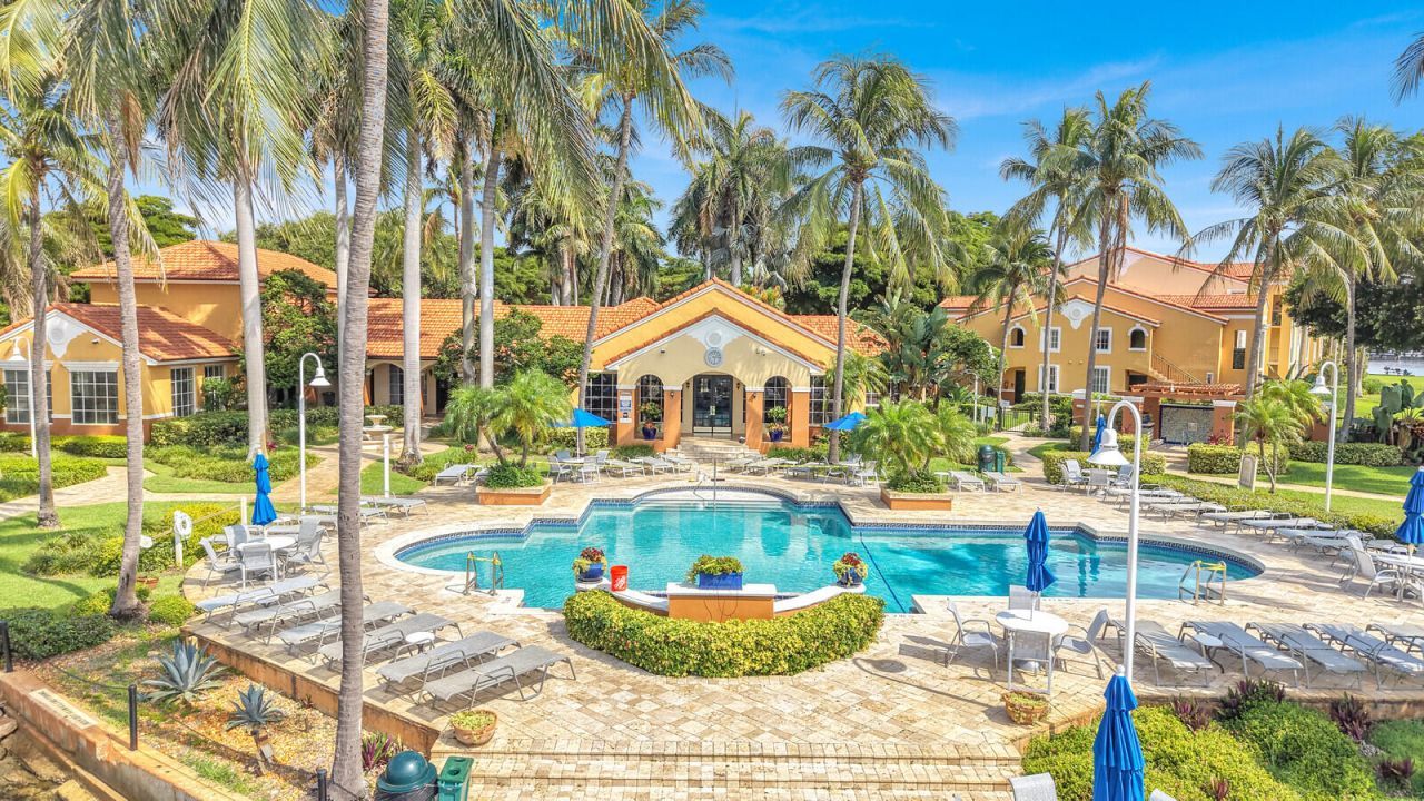 110 Yacht Club Way, Unit 105, Hypoluxo, FL 33462 Photo