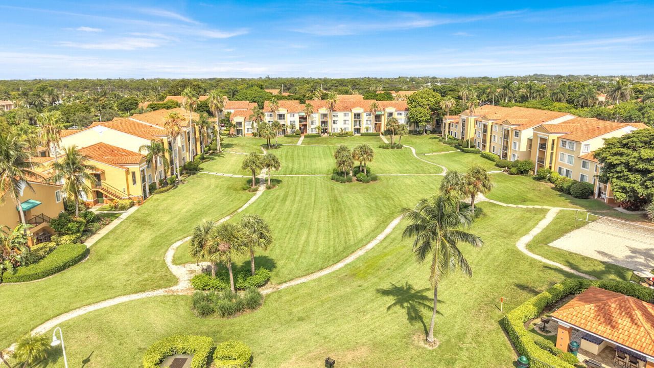 110 Yacht Club Way, Unit 105, Hypoluxo, FL 33462 Photo