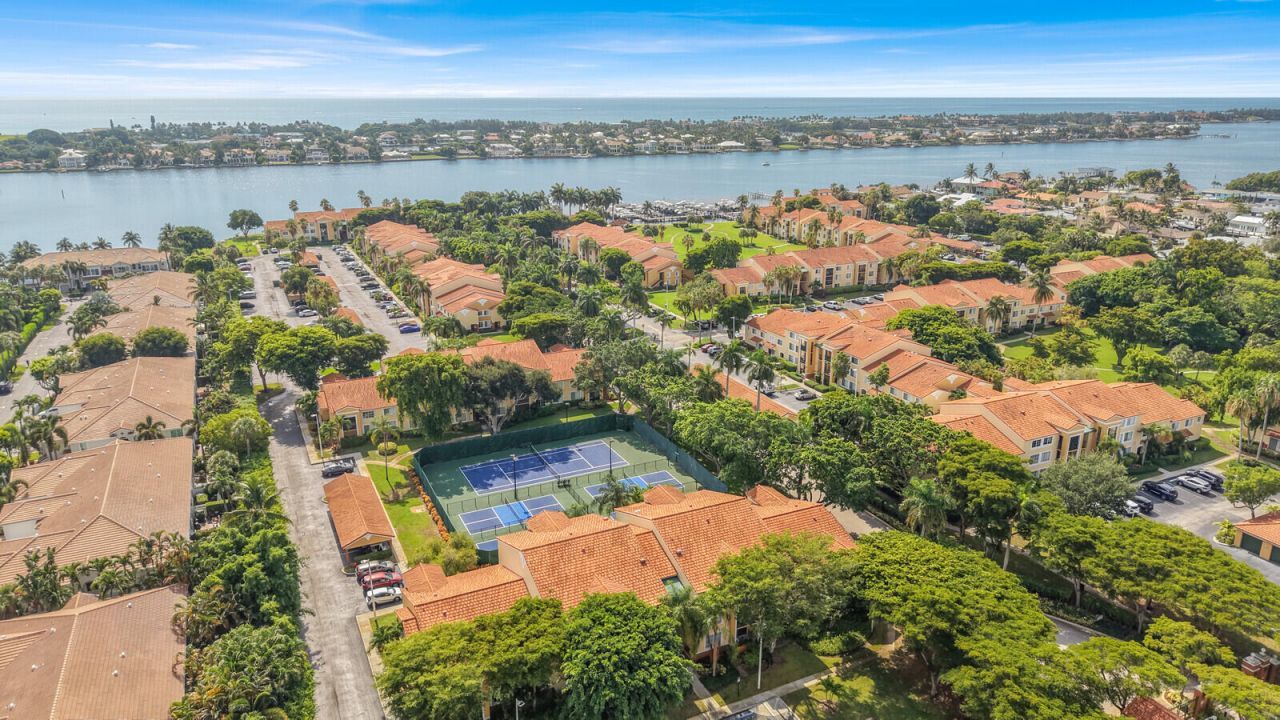 110 Yacht Club Way, Unit 105, Hypoluxo, FL 33462 Photo