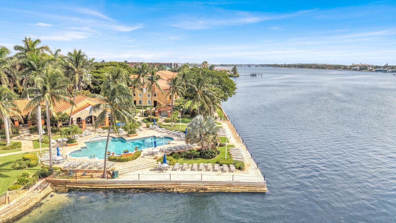 110 Yacht Club Way, Unit 105, Hypoluxo, FL 33462 Photo