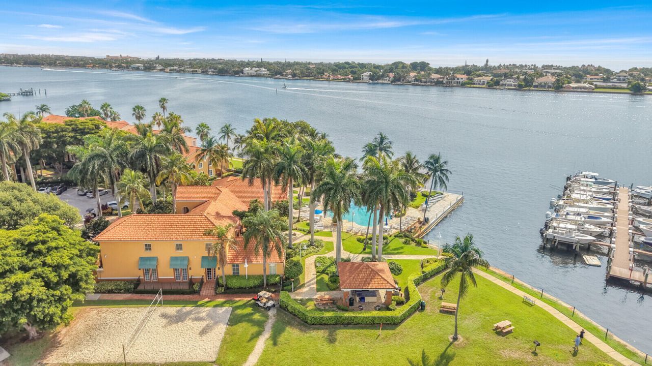 110 Yacht Club Way, Unit 105, Hypoluxo, FL 33462 Photo