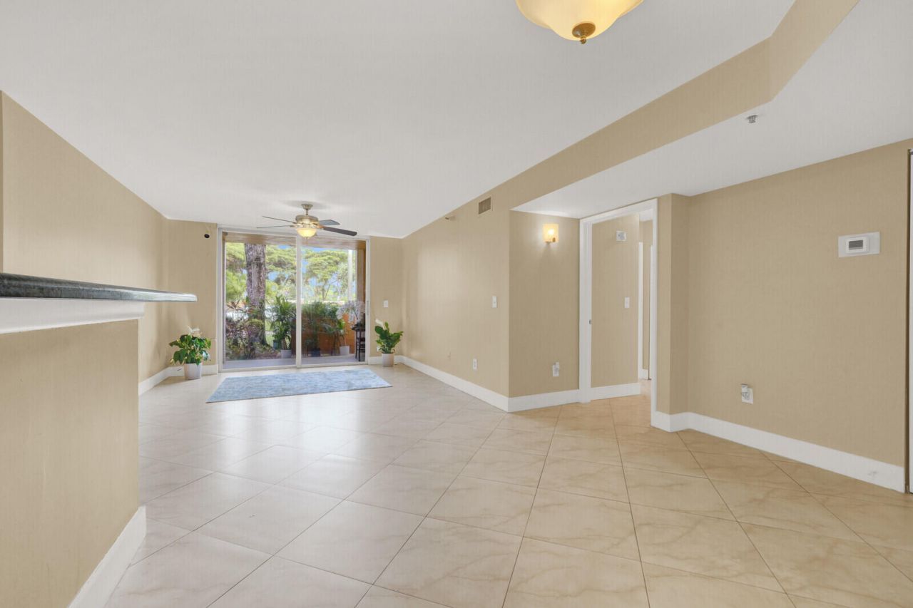 110 Yacht Club Way, Unit 105, Hypoluxo, FL 33462 Photo