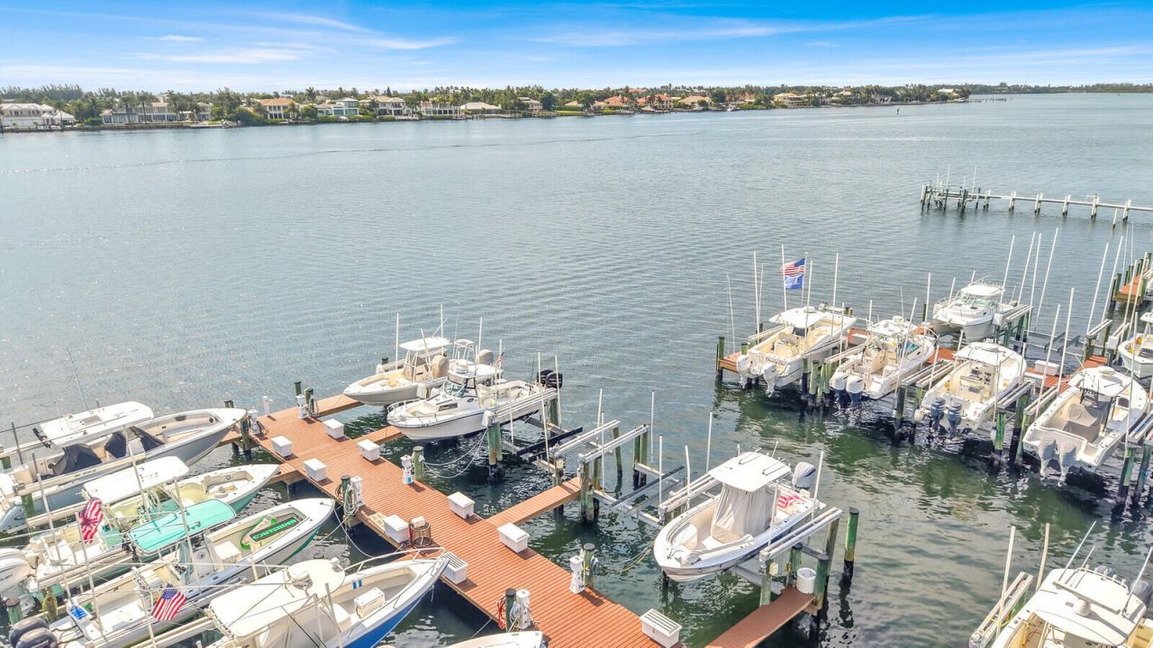 110 Yacht Club Way, Unit 105, Hypoluxo, FL 33462 Photo