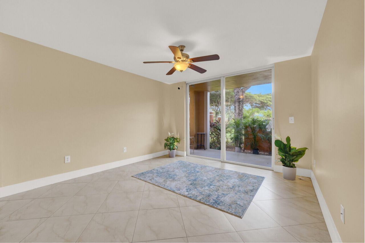 110 Yacht Club Way, Unit 105, Hypoluxo, FL 33462 Photo