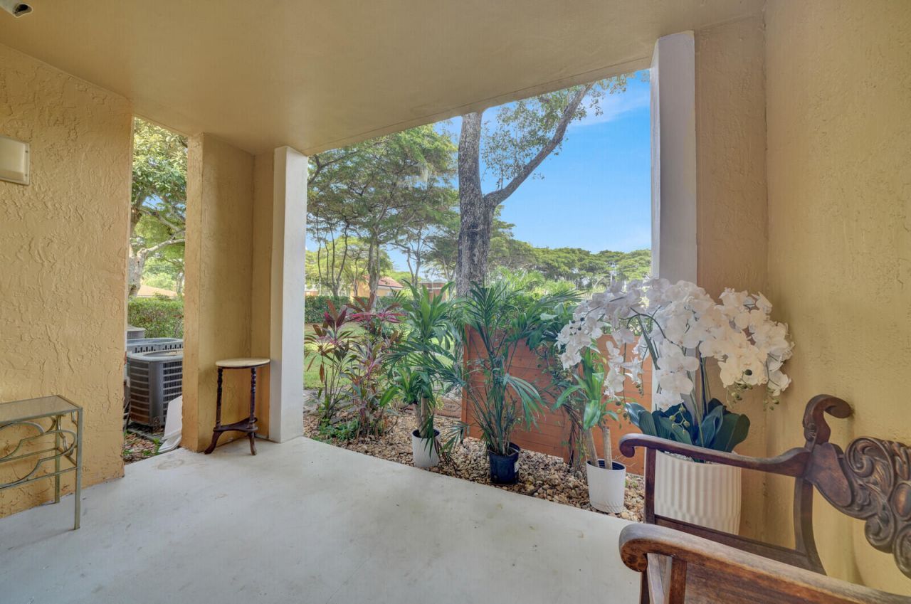 110 Yacht Club Way, Unit 105, Hypoluxo, FL 33462 Photo