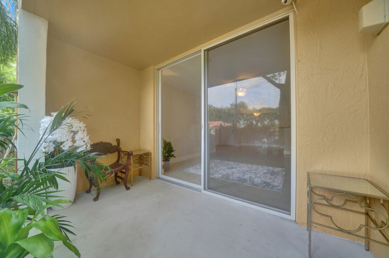 110 Yacht Club Way, Unit 105, Hypoluxo, FL 33462 Photo