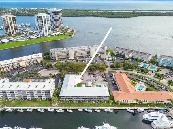 37 Yacht Club Drive, Unit 303, North Palm Beach, FL 33408
