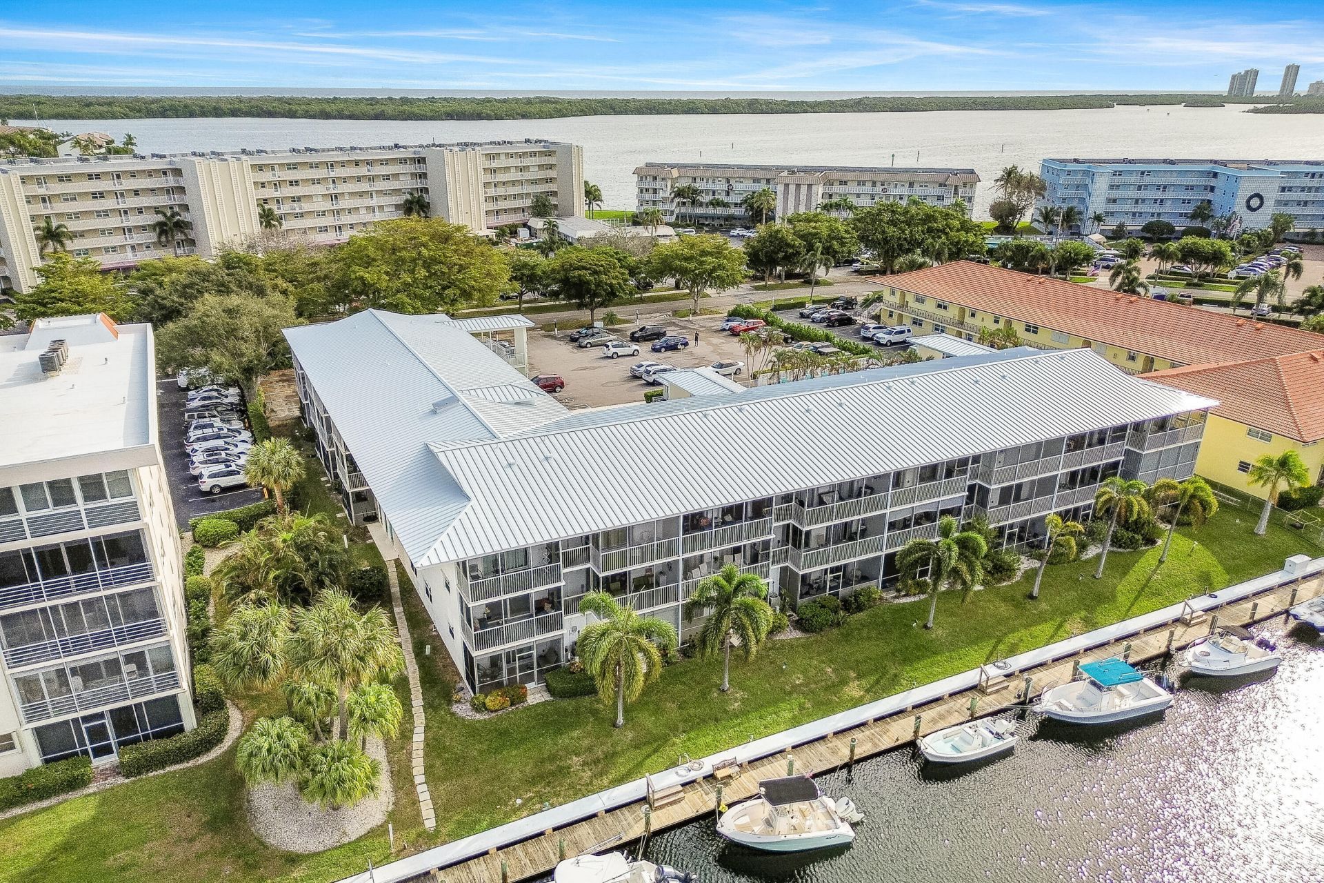 37 Yacht Club Drive, Unit 303, North Palm Beach, FL 33408 Photo