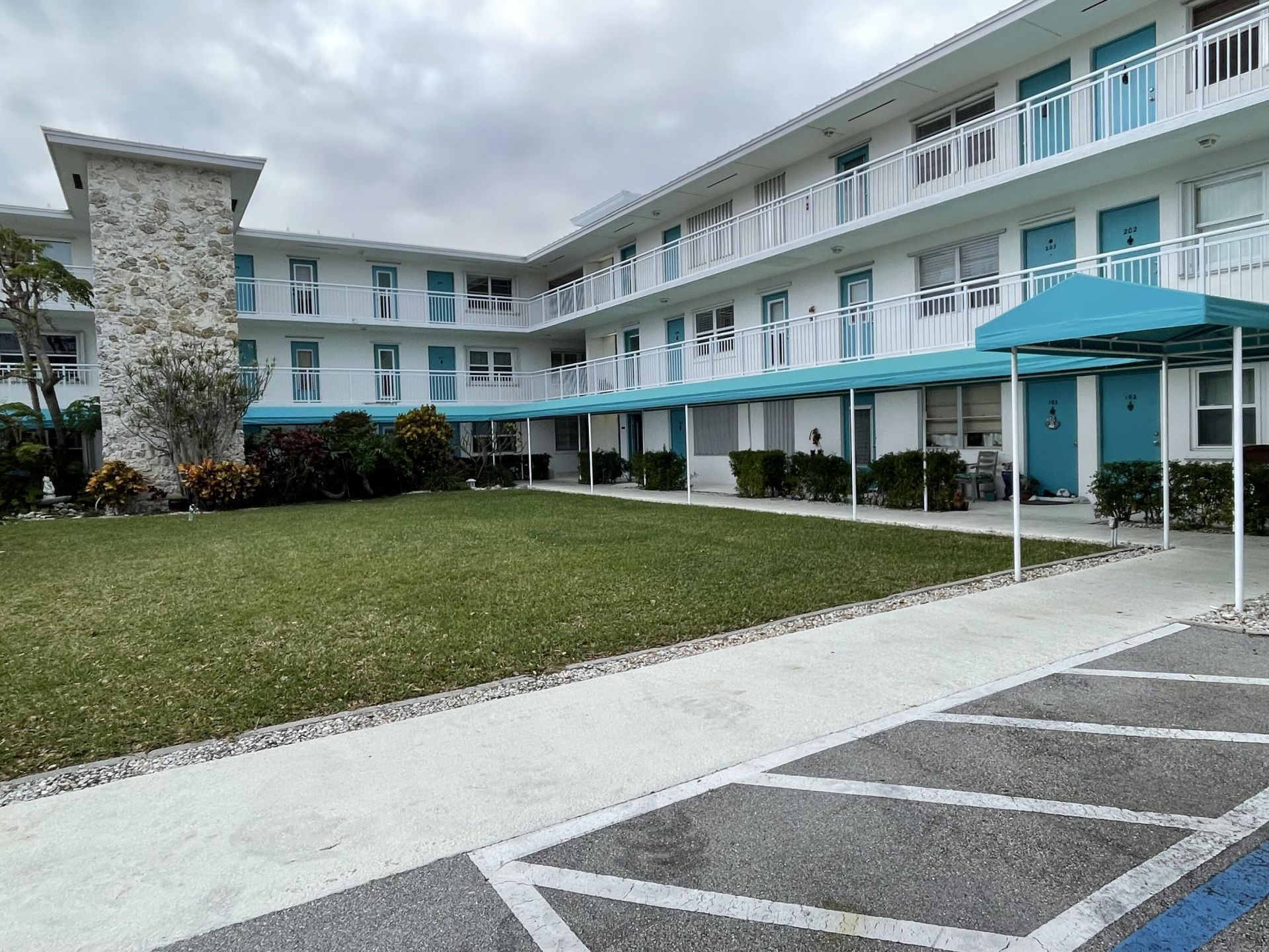 37 Yacht Club Drive, Unit 303, North Palm Beach, FL 33408 Photo