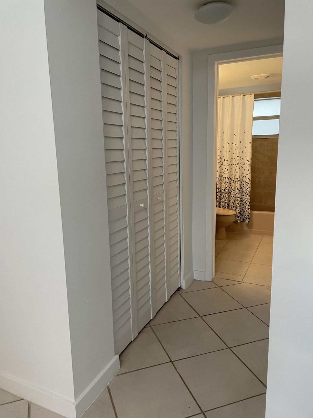 37 Yacht Club Drive, Unit 303, North Palm Beach, FL 33408 Photo