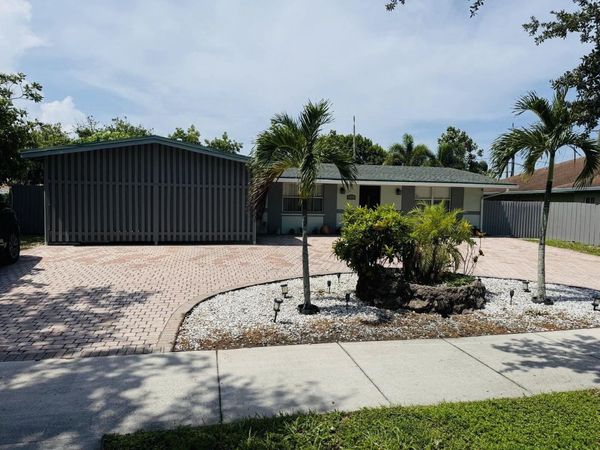 3335 10th Avenue N, Palm Springs, FL 33461