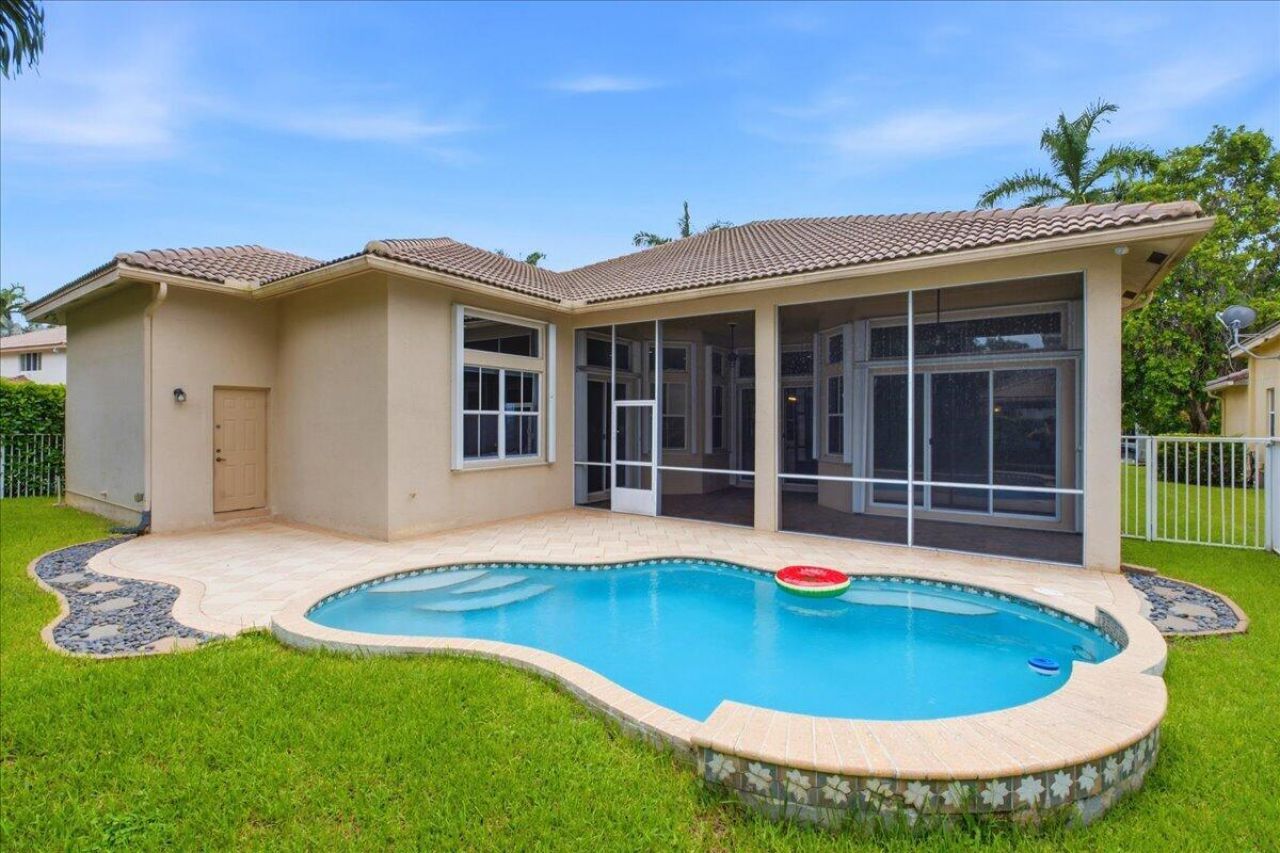 2458 Greenbrier Court, Weston, FL 33327 Photo